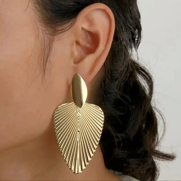 Zara Florence Gold Palm Earrings - Picture 1 of 9